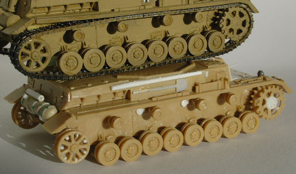 Suspension of Panzer IV D compared with F