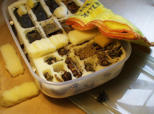 Tupperware and duster method